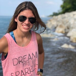 Meet your Posher, Dayna